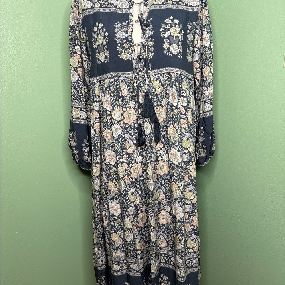 nwt R Vivimos boho Elegant Floral Long Sleeve Dress - Navy and Cream medium